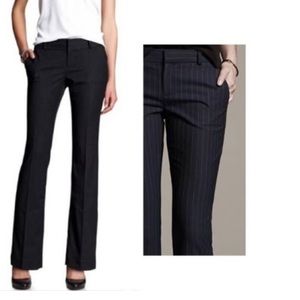 Banana Republic 10L Martin fit navy pinstripe